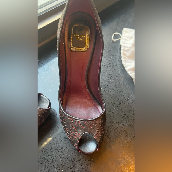 Christian Dior leather perforated open-toe high heels. Size 38 1/2. - Picture 3 of 7